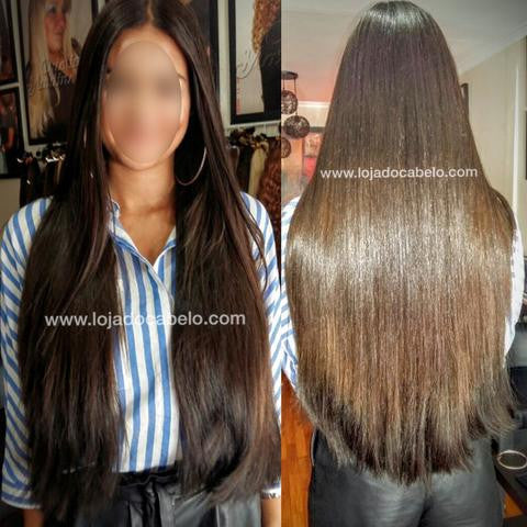 Duas vistas de cabelo castanho escuro, liso e comprido, após a aplicação de extensões.
